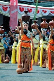 Tari Buyung Kuningan, Tari, Buyung, Kuningan, Tari Buyung, tari Kuningan