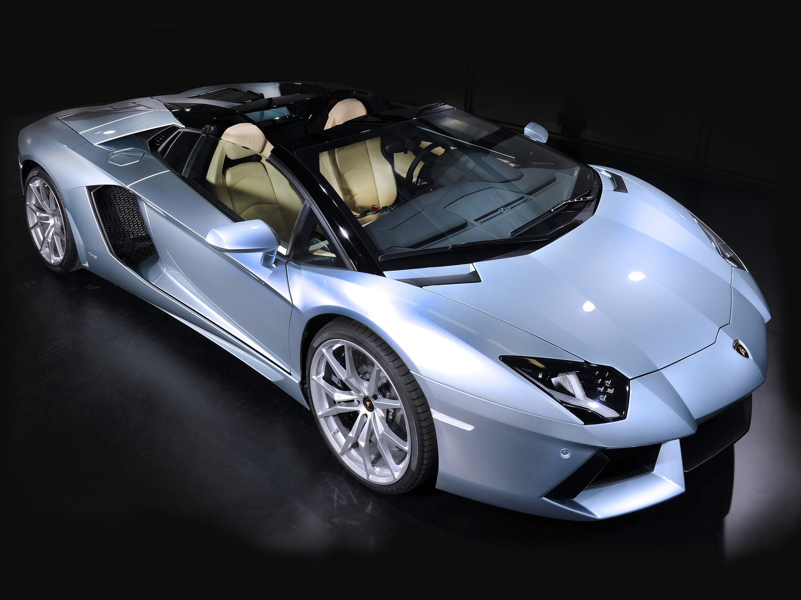 Automobili Lamborghini presented the new Lamborghini Aventador LP7004 