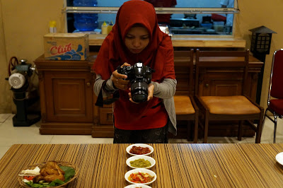 Veniy siap menjadi food blogger Pontianak