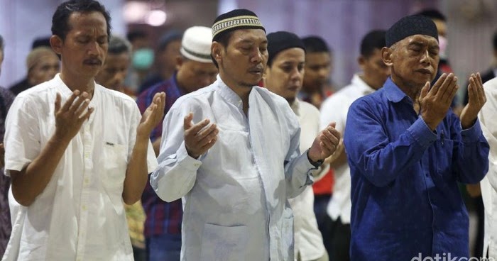 Bacaan Doa Qunut Subuh, Witir, dan Nazilah, Semoga ...