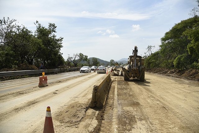 Por concluir trabajos en 23 puntos carreteros afectados por Otis en Guerrero