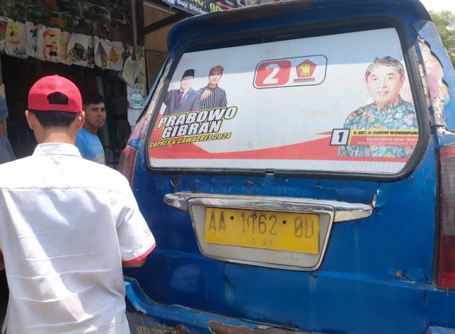 Puluhan Sopir Angkot Kebumen Kompak Tempel Stiker Berwajah Darori DPR RI dan Prabowo Presiden