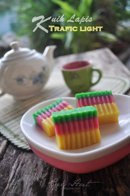 GeeHut: Kuih lapis 'traffic light'