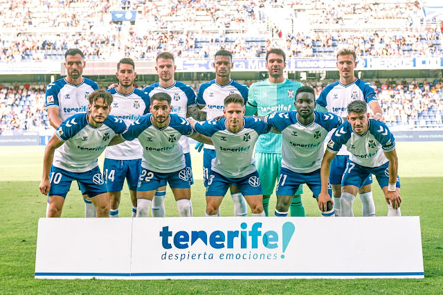 C. D. TENERIFE. Temporada 2023-24. Enric Gallego, Roberto López, José Amo, Loïc Williams, Juan Soriano, Sergio González. Álex Corredera, Jérémy Mellot, Fernando Medrano, Mo Dauda, Waldo Rubio. C. D. TENERIFE 2 🆚 BURGOS C. F. 1 Domingo 08/10/2023, 18:30 horas. Campeonato de Liga de 2ª División, jornada 10. Santa Cruz de Tenerife, Canarias, estadio Heliodoro Rodríguez López: 18.349 espectadores. GOLES: ⚽1-0: 64’, Roberto López. ⚽2-0: 69’, Enric Gallego, de penalti. ⚽2-1: 77’, Curro Sánchez, de penalti.