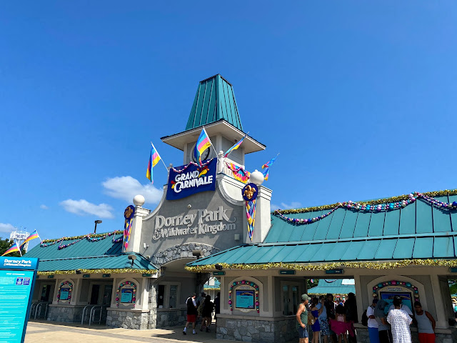 Dorney Park Entrance Building During Grand Carnival