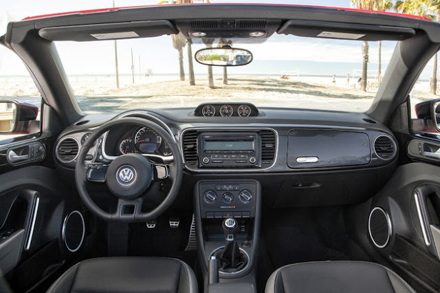 2013 Volkswagen Beetle Cabrio Dashboard