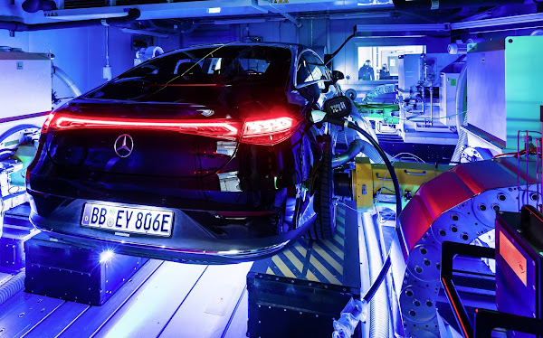 Mercedes tem fortes lucros mesmo com Ucrânia a limitação de oferta