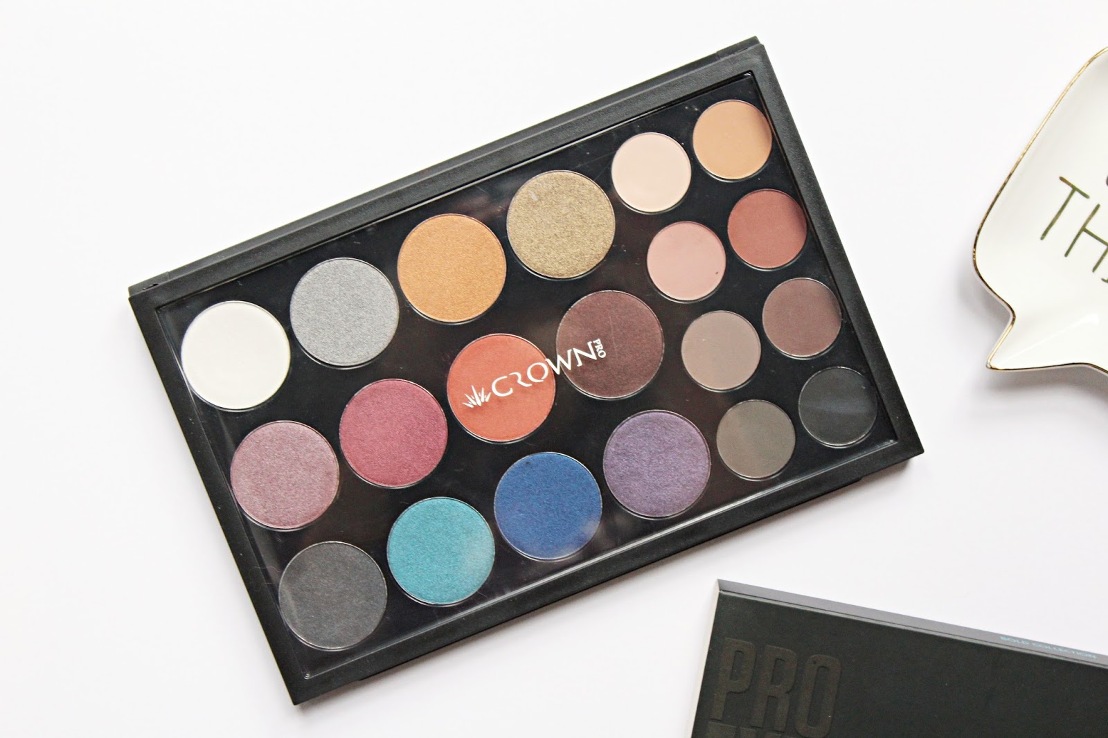 Crown Pro Eyeshadow Bold Collection Review 