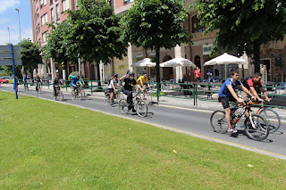 Amantes de la bici ponen en marcha un paseo urbano mensual por Barakaldo