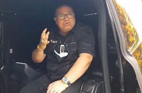 Kembali viral! Razman Arif Nasution berdebat dengan satpam Pengadilan Negeri Batam hanya karena hal sepele ini