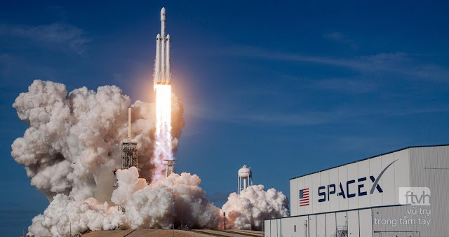 SpaceX phóng thành công chuyến bay lịch sử, tên lửa Falcon Heavy, đưa xe hơi đến Sao Hỏa