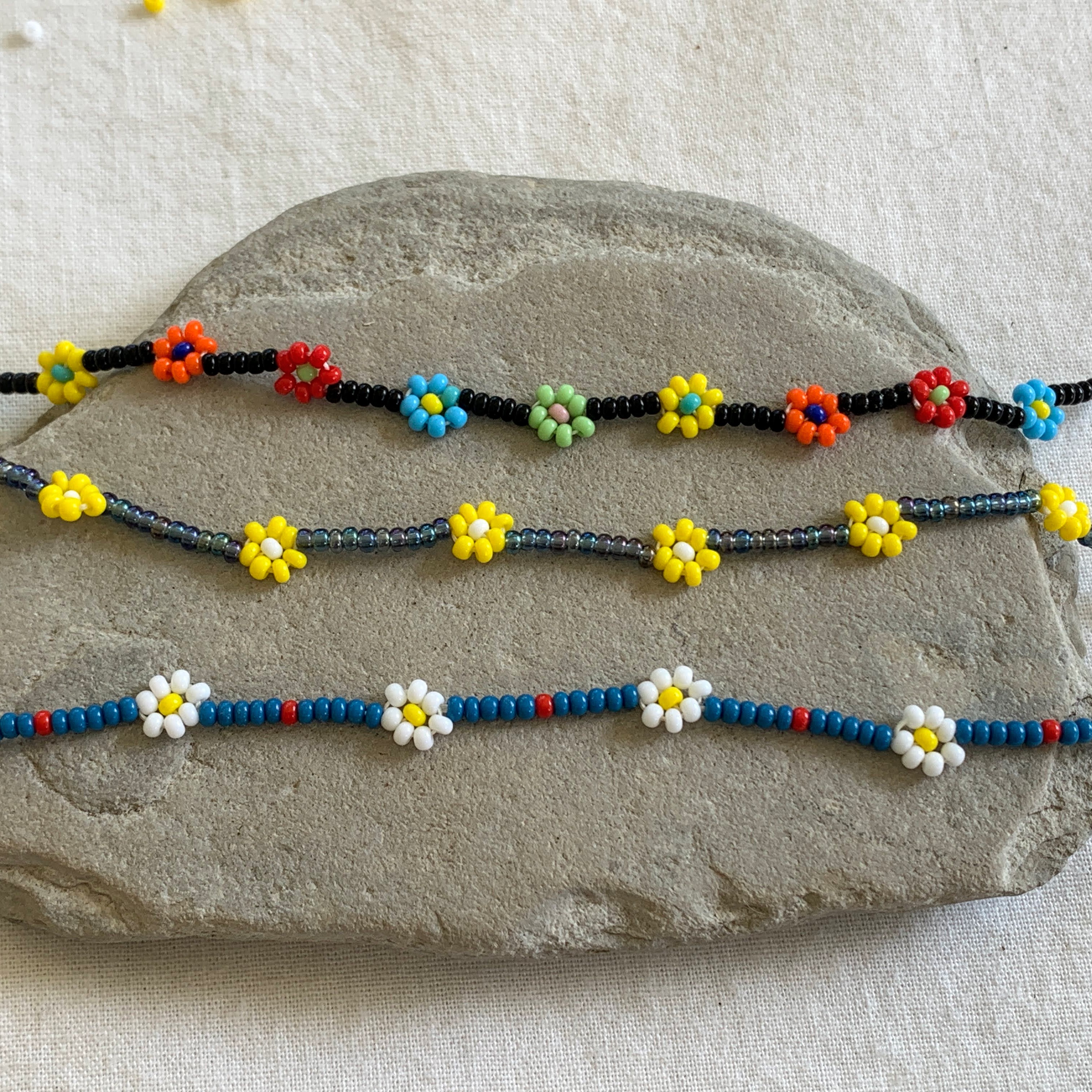 Lisa Yang Jewelry : Beaded Daisy String Tutorial