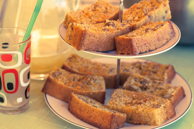 carrot cake and lemonade