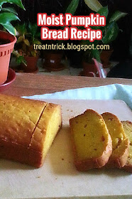 Moist Pumpkin Bread Recipe @ treatntrick.blogspot.com