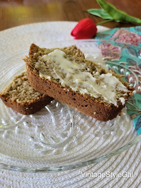 Plated oat bread