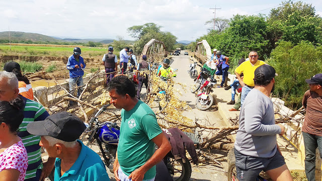 HABITANTES DE AREGUE SE ALZAN POR FALTA DE AGUA