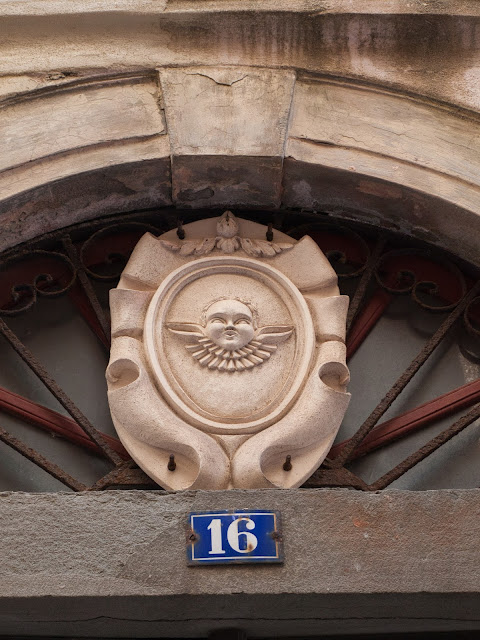 jiemve, Corse, Bonifacio, porte, sculpture, visage