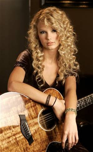 Taylor Swift Natural Hair, Long Hairstyle 2011, Hairstyle 2011, New Long Hairstyle 2011, Celebrity Long Hairstyles 2011