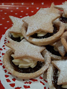 . mince pies that she had baked ( after seeing them herself on cherry . (mince pies )