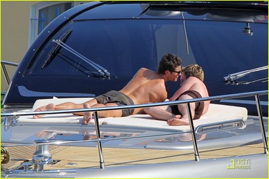 neil-patrick-harris-david-burtka-vacationing-in-st-tropez-12