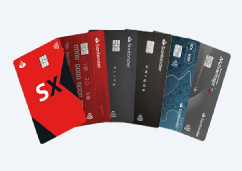 A imagem mostra vários cartões de crédito do banco santander.
