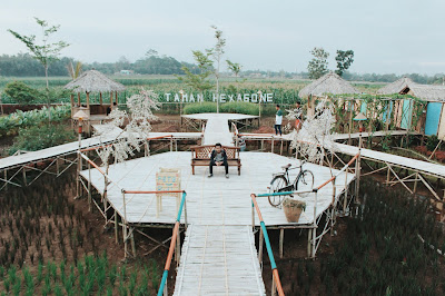 kampung hexagone, pasar kuna lereng, petir