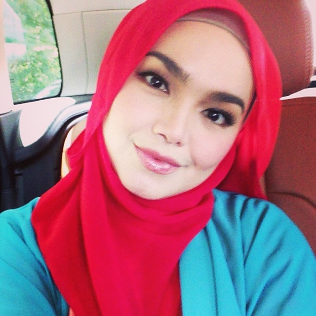 Fesyen Tudung Dato' Siti Nur Haliza | ! Love Is Cinta !