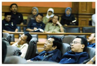Foto-Foto Anggota Dewan (DPR/DPRD) RI Tidur Pulas Saat Sidang Soal Rakyat