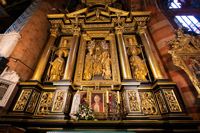 interno Basilica di Santa Maria-Rynek Glowny-Cracovia