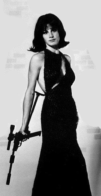 Stephanie Powers with a gun