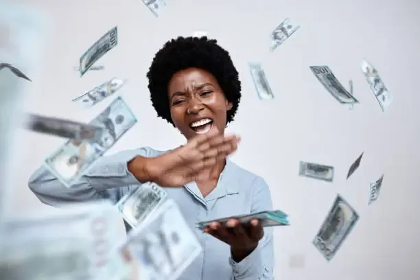 12 Simple Ways for Women to Earn Money Online - Macevergreen