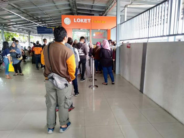 Loket tiket KA Prambanan eskpress stasiun lempuyangan