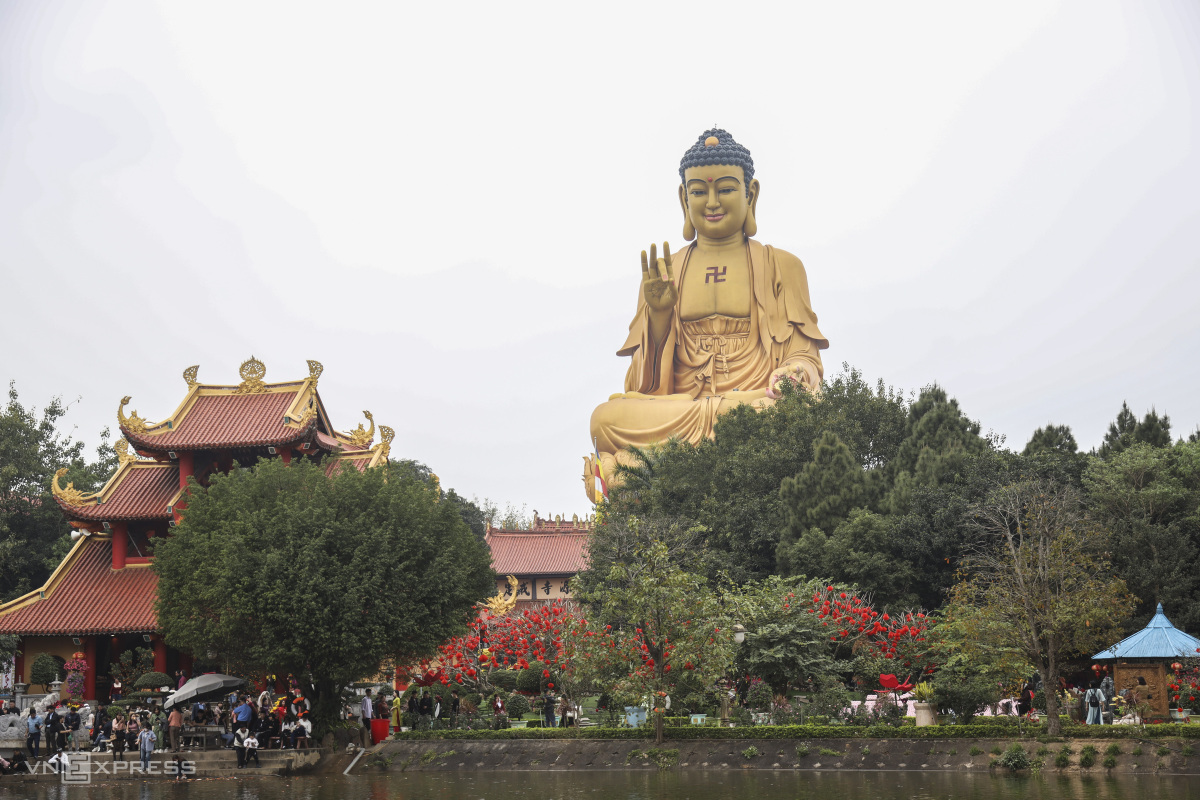 Tượng Phật cao 72 m ở Hà Nội
