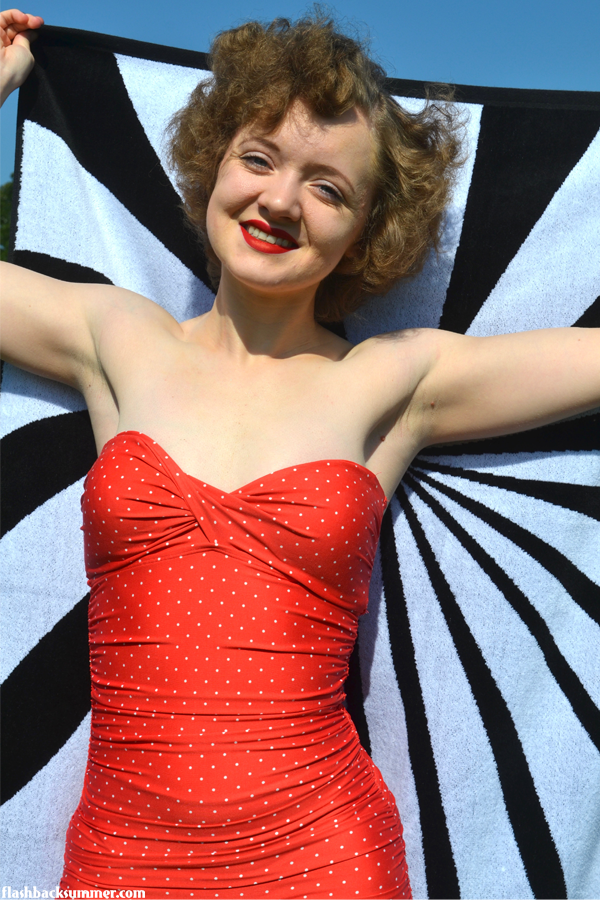 Flashback Summer: vintage swimsuit fashion, Temple Towels