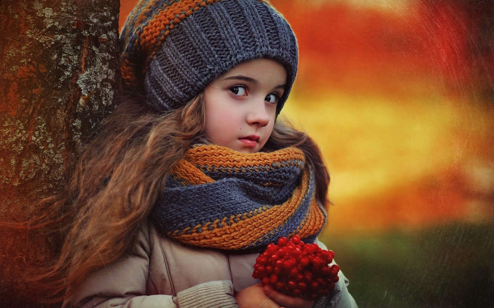 Red Berries Cute Girl - Dell Wallpapers (High Definition 