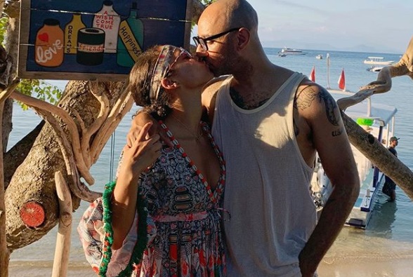 See One Of Alicia Key's Romantic Moment With Husband.