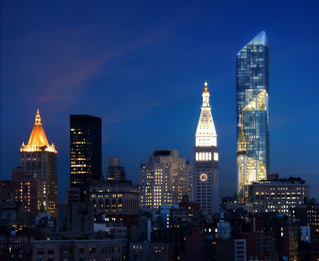 Photo of New York skyline and new tower at night