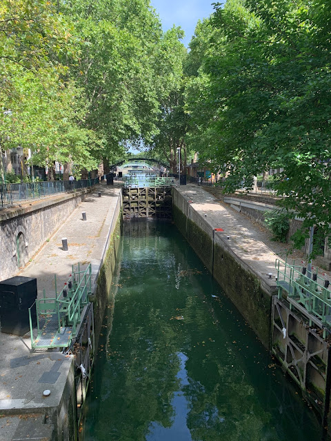 ballade à paris, robe rouge maje, les petites bulles de ma vie