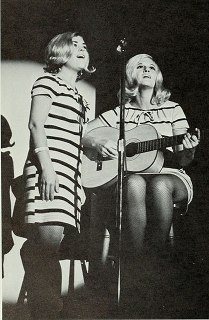 Mini Skirt of Singers and Musicians in 1973 ~ vintage everyday