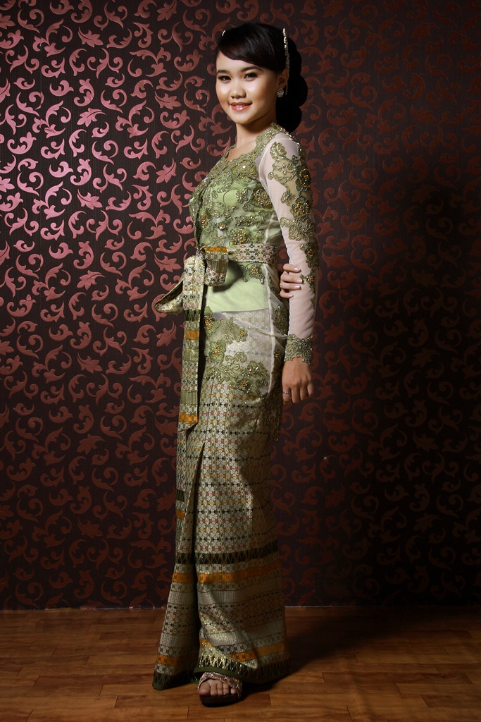 Model Kebaya Bali  2014 Auto Design Tech