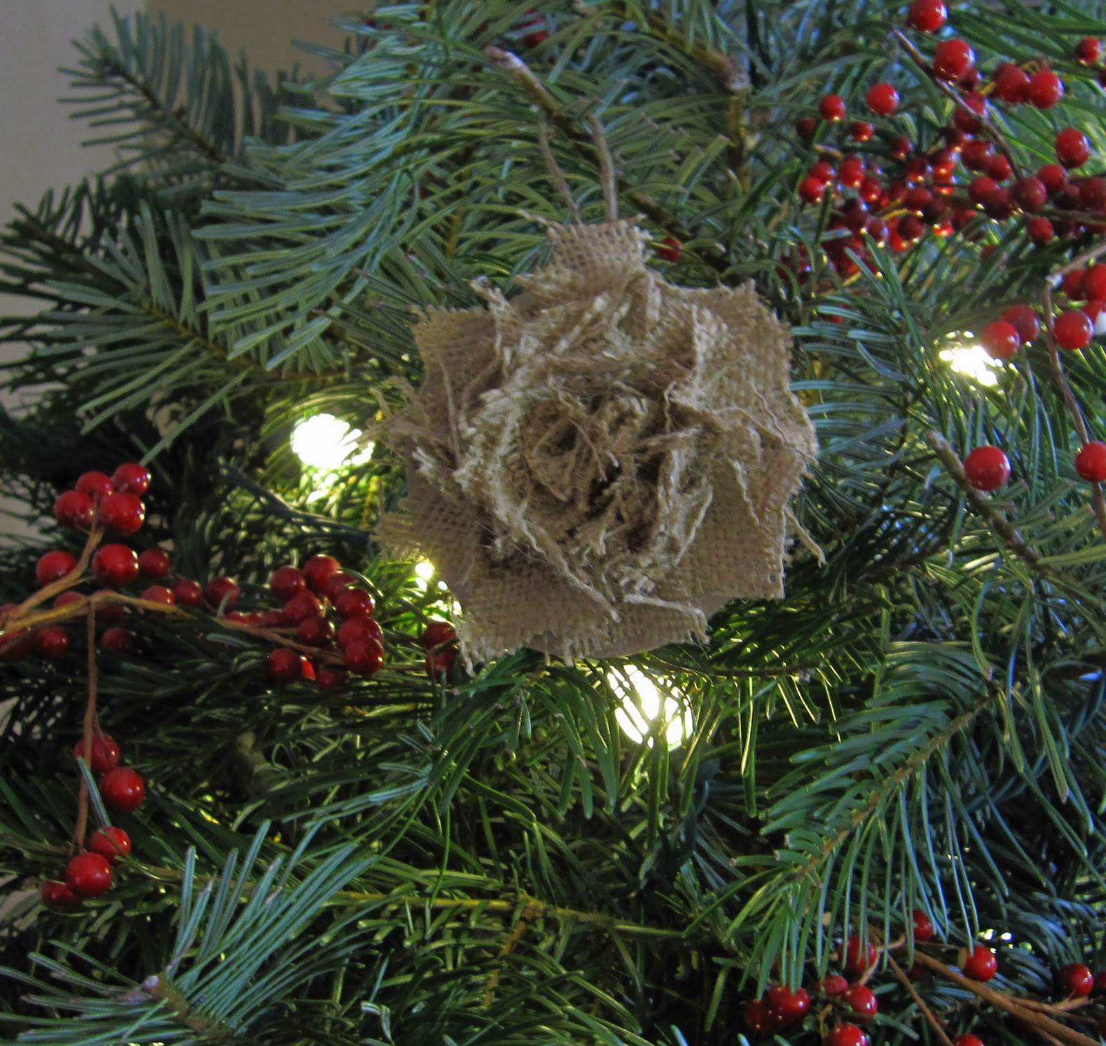 DIY Burlap Christmas Ornaments