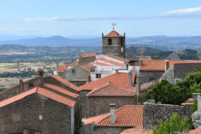 Miradouro de Monsanto , vista sobre a Aldeia Mais Portuguesa de Portugal