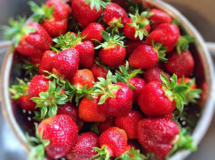 manfaat buah strawberry