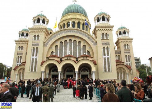 Πρωτοφανής κλοπή έξω από εκκλησία - Ο... συμβουλάτορας ήταν τσαντάκιας!