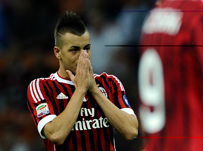 Gratis Download Wallpaper AC Milan HD Terbaru 2012 - 2013