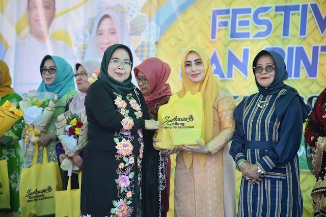 Hj.Eliya H.Muhammad Lutfi Hadiri Open Ceremony Festival Qasidah & Bintang Vokalis Tingkat NTB