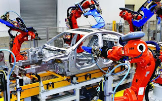 استخدام الروبوت في إنتاج السيارات