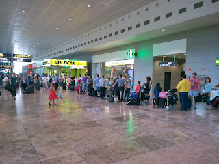 Alicante Airport GOLDCAR desk queue