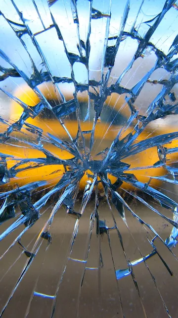 Broken Glass Wallpaper