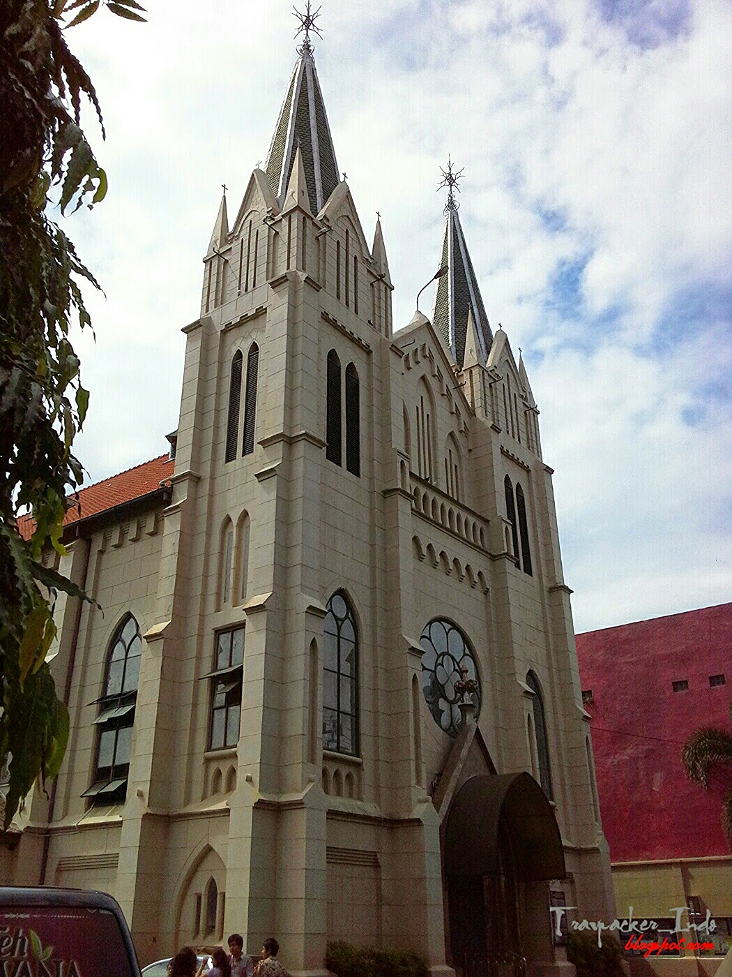  Gereja  Kayu Tangan Bergaya Neo Gothic Tertua di Kota Malang